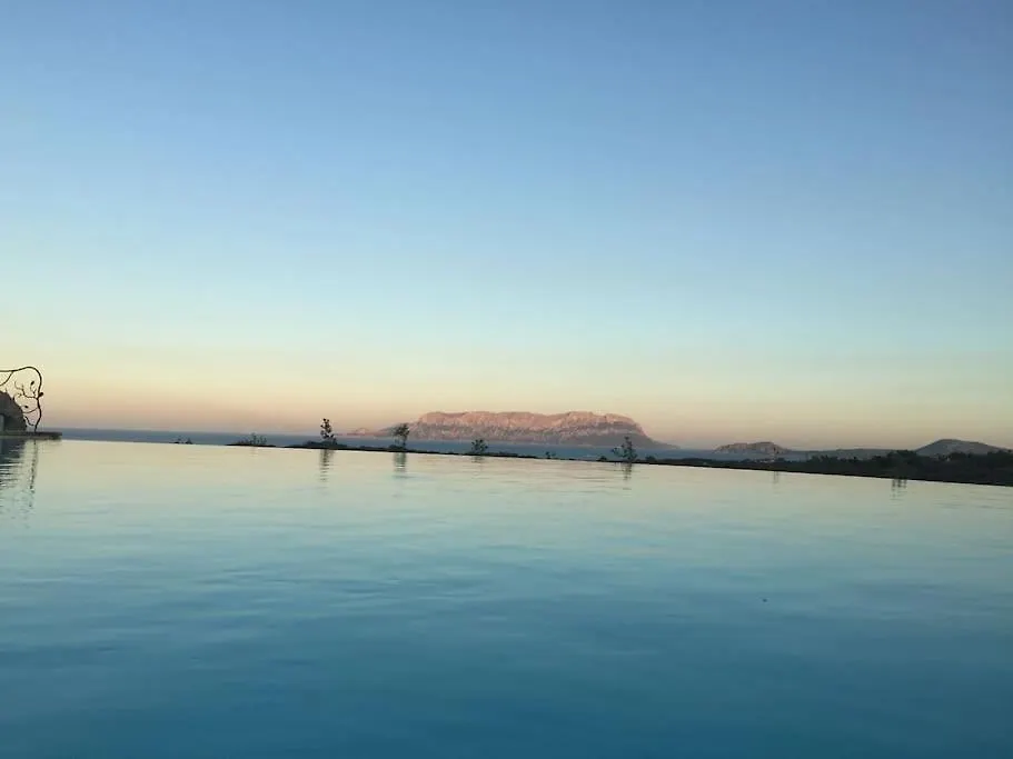 Villa Vista Mare Infinity Pool Marinella